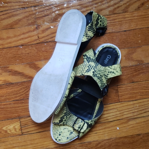 Gap ankle strap sandals - Picture 2 of 4